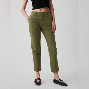 Gap Mid-Rise Khakis in Green NWT